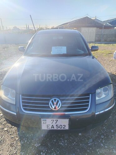 Volkswagen Passat-1