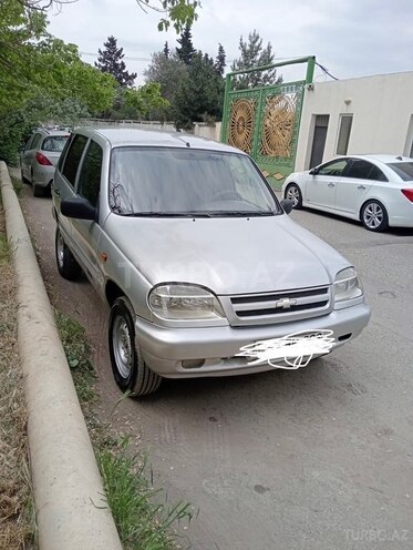 Chevrolet Niva-1