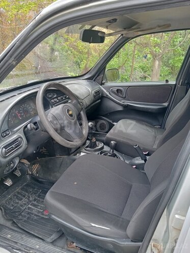 Chevrolet Niva-8