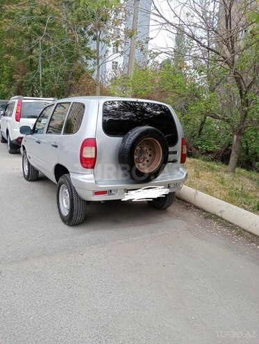 Chevrolet Niva-5