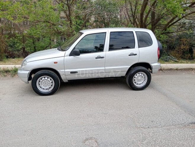 Chevrolet Niva-4