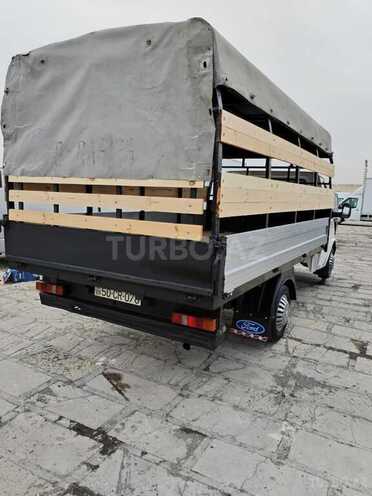 Ford Transit-18
