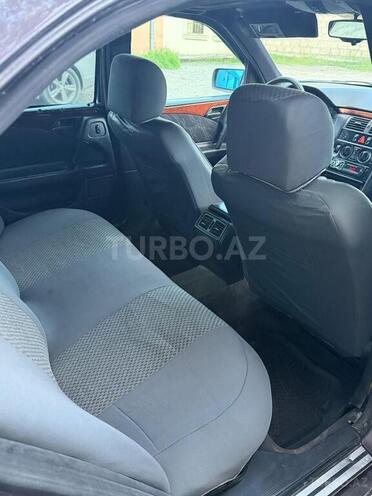 Mercedes E 220-7