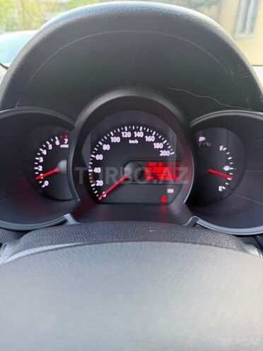 Kia Picanto-11