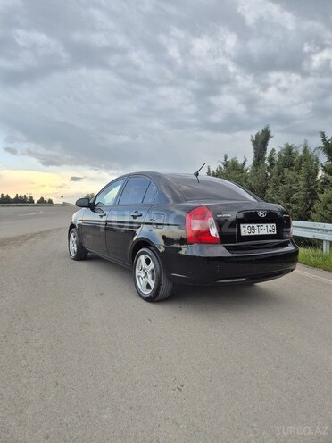 Hyundai Accent-10
