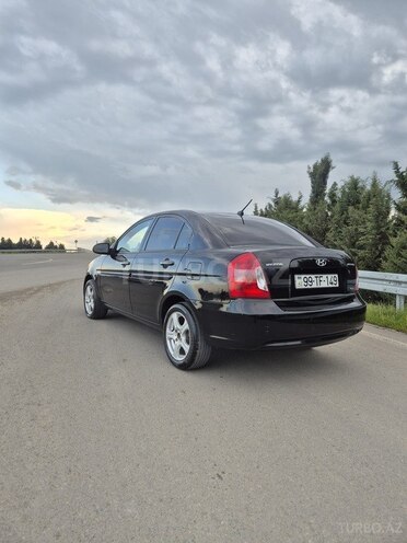 Hyundai Accent-8