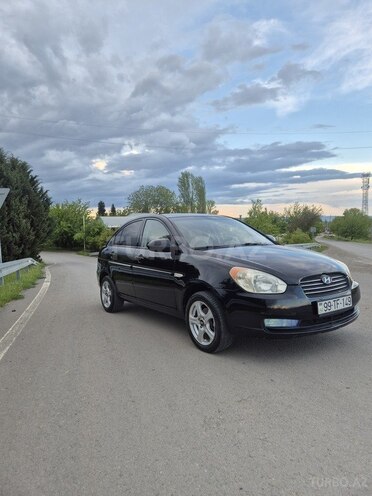 Hyundai Accent-7