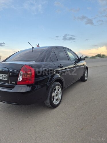 Hyundai Accent-20