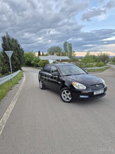 Hyundai Accent-4