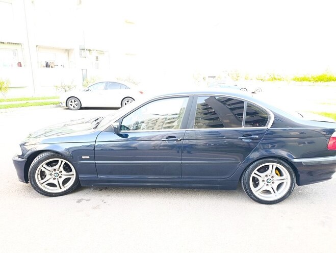 BMW 320-4