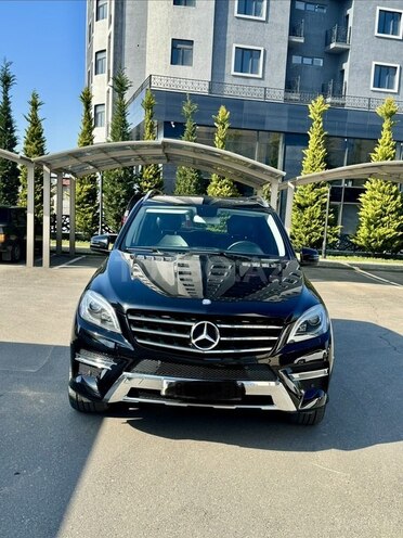 Mercedes ML 350 4MATIC 2013, 147,000 km - 3.5 l - Quba