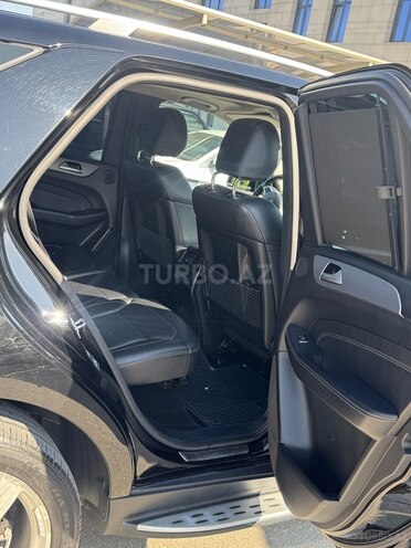 Mercedes ML 350 4MATIC 2013, 147,000 km - 3.5 l - Quba