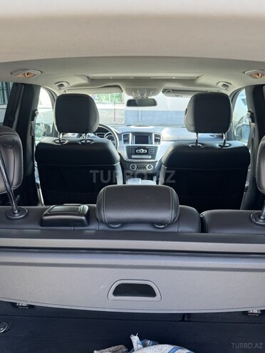 Mercedes ML 350 4MATIC 2013, 147,000 km - 3.5 l - Quba
