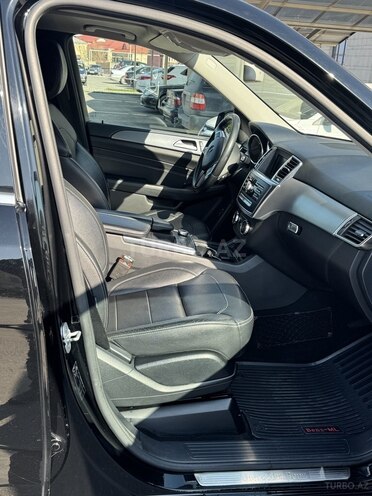 Mercedes ML 350 4MATIC 2013, 147,000 km - 3.5 l - Quba