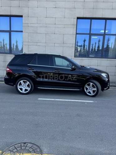 Mercedes ML 350 4MATIC 2013, 147,000 km - 3.5 l - Quba