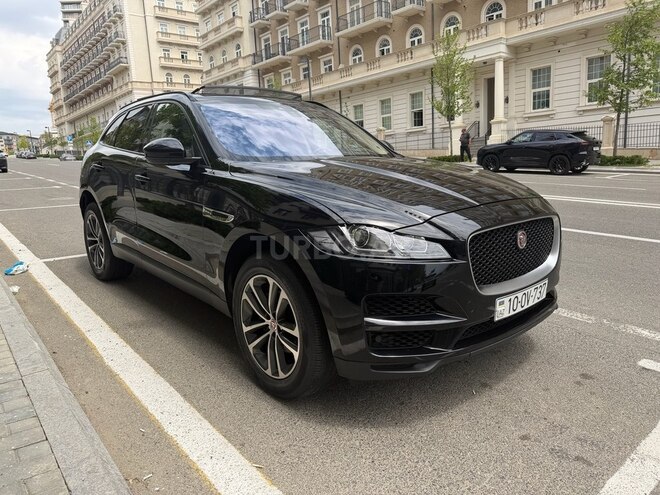 Jaguar F-Pace-6