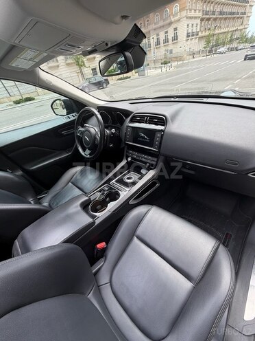 Jaguar F-Pace-9