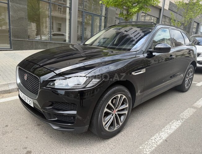 Jaguar F-Pace-8