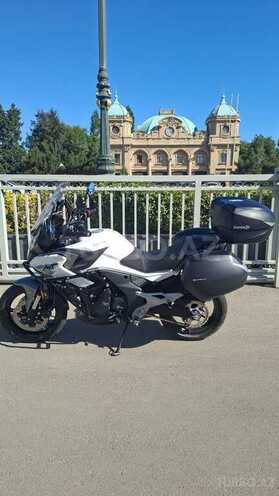 CFMOTO 700 MT-1