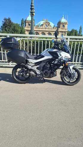 CFMOTO 700 MT-3