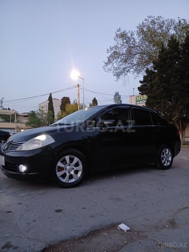 Nissan Tiida-2
