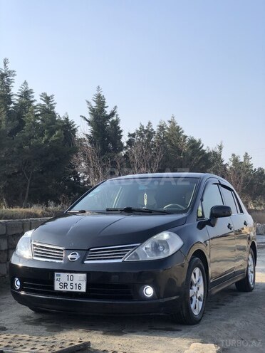 Nissan Tiida-12