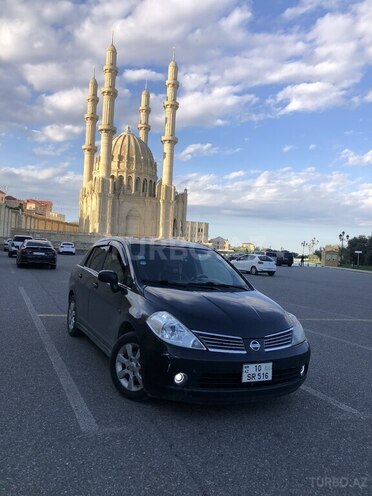 Nissan Tiida-15