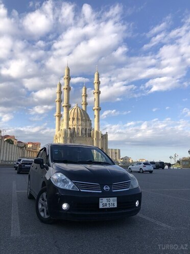 Nissan Tiida-16