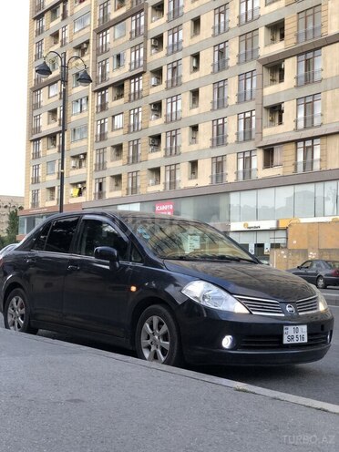 Nissan Tiida-18