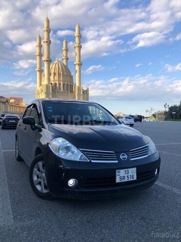 Nissan Tiida-21