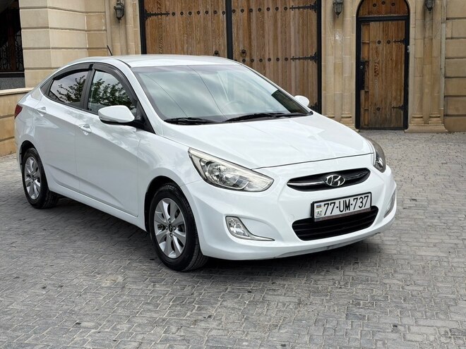 Hyundai Accent-4