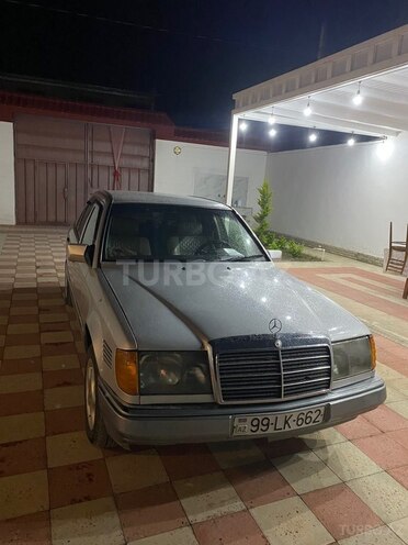 Mercedes E 200-3