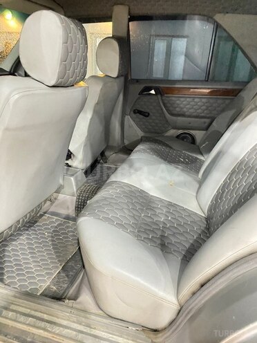 Mercedes E 200-6