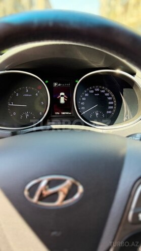 Hyundai Santa Fe-13