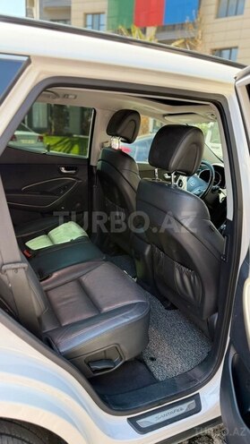 Hyundai Santa Fe-12
