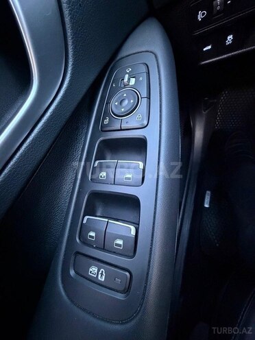 Hyundai Sonata-4