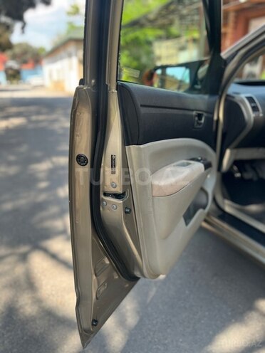 Toyota Prius-5