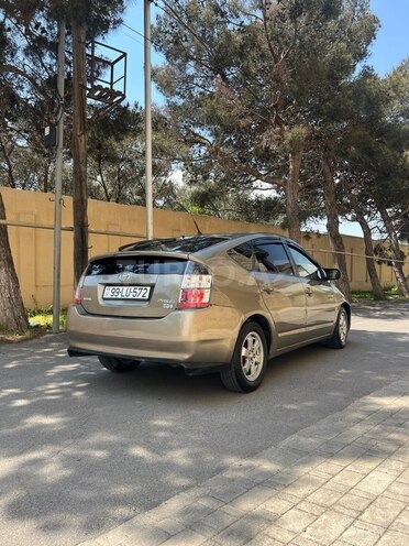 Toyota Prius-3