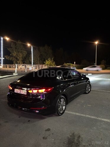 Hyundai Elantra-5