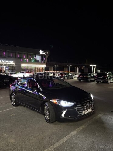 Hyundai Elantra-1