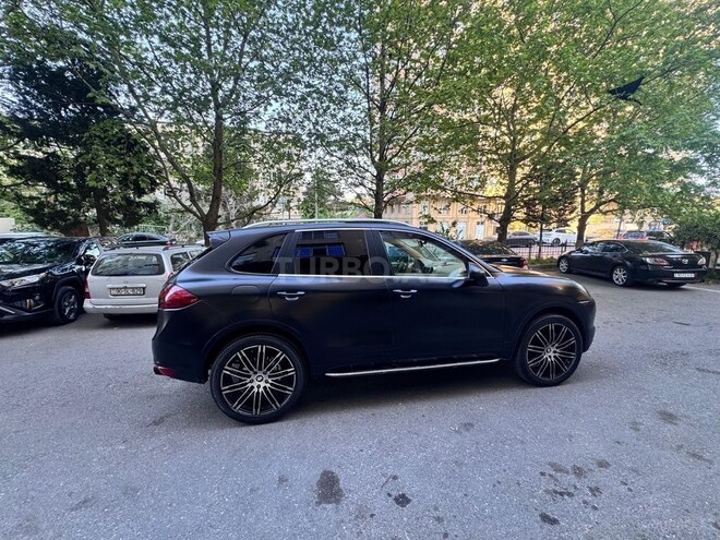 Porsche Cayenne S-2