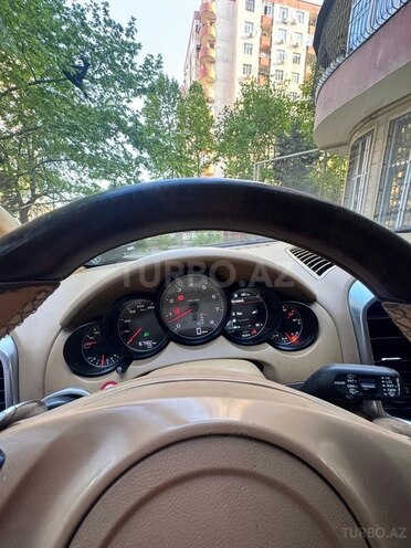 Porsche Cayenne S-6