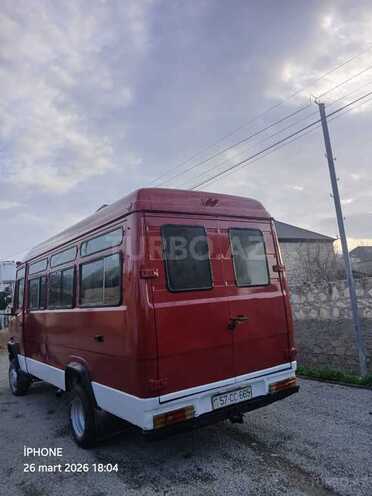 Mercedes 609 D-9