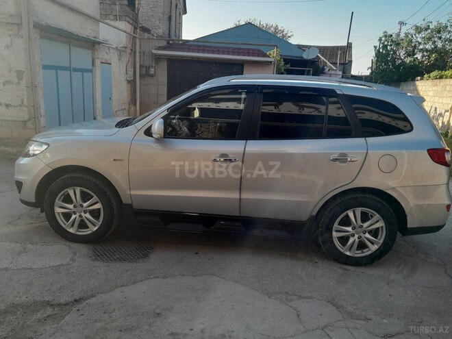Hyundai Santa Fe-5