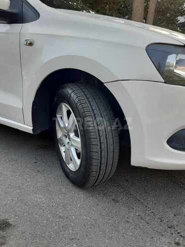 Volkswagen Polo-3