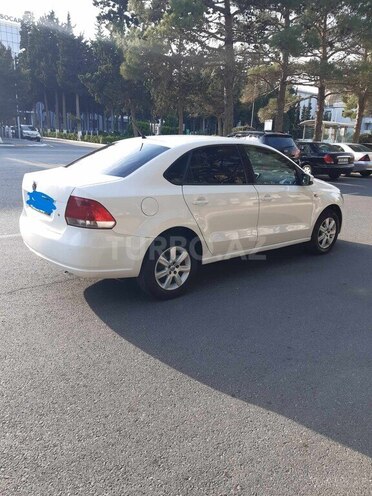 Volkswagen Polo-9