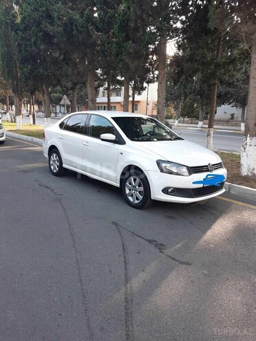 Volkswagen Polo-1