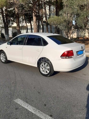 Volkswagen Polo-5