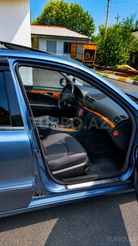 Mercedes E 240-4