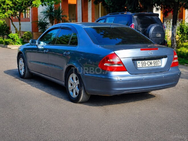 Mercedes E 240-2